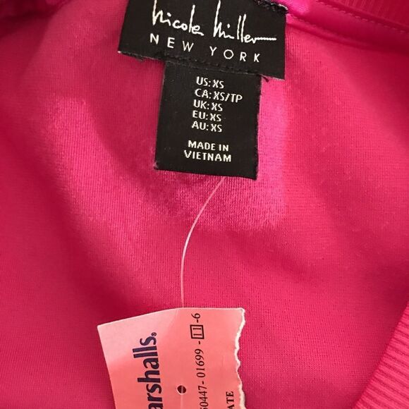 NWT! Luxury Feel! Pink crush velvet Top - Picture 3 of 4